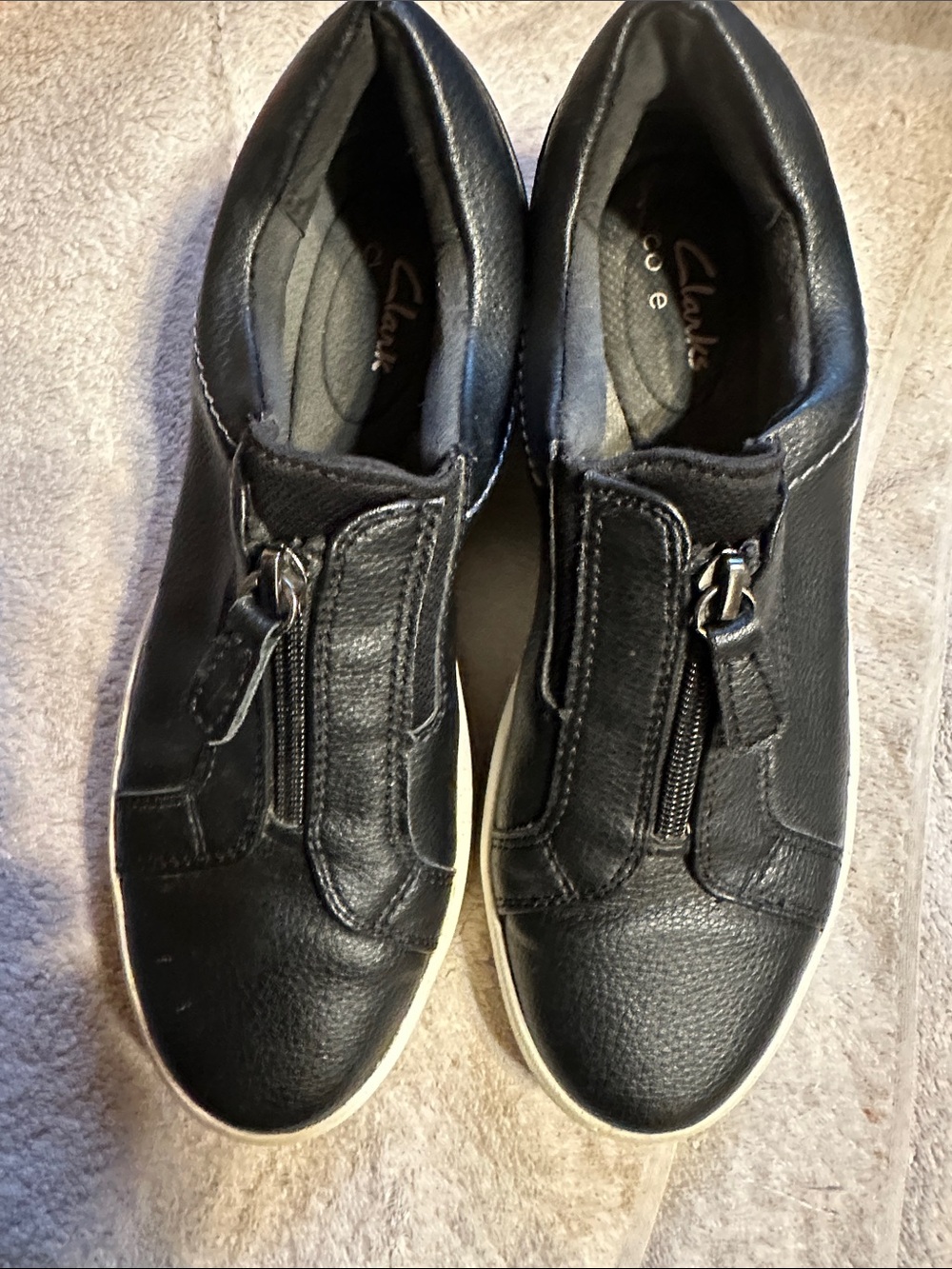 Clarks Black Leather Zip-Top Casual Sneakers